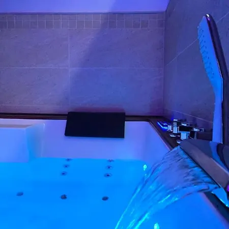 Luxe Balneo & Sauna Coeur Du Havre, Exterieur Prive